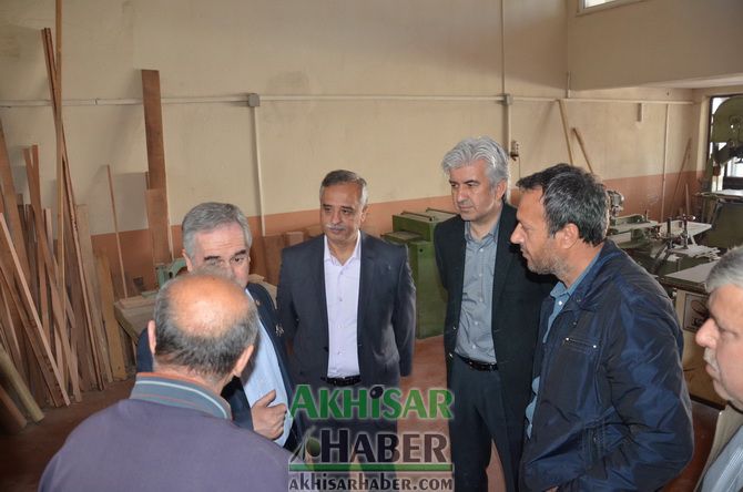 AK Parti Manisa Milletvekili Recai Berber’den Emeklilere Sürpriz